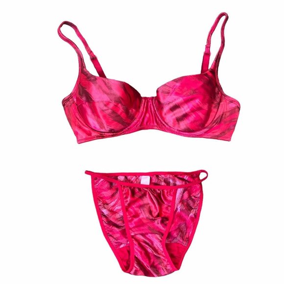 Vintage Victoria’s Secret red satin lingerie set - Picture 1 of 4